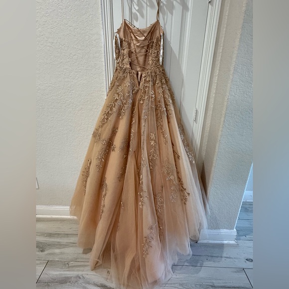 Sherri Hill Champagne Gown – Size 4 – Worn Once - Picture 4 of 6